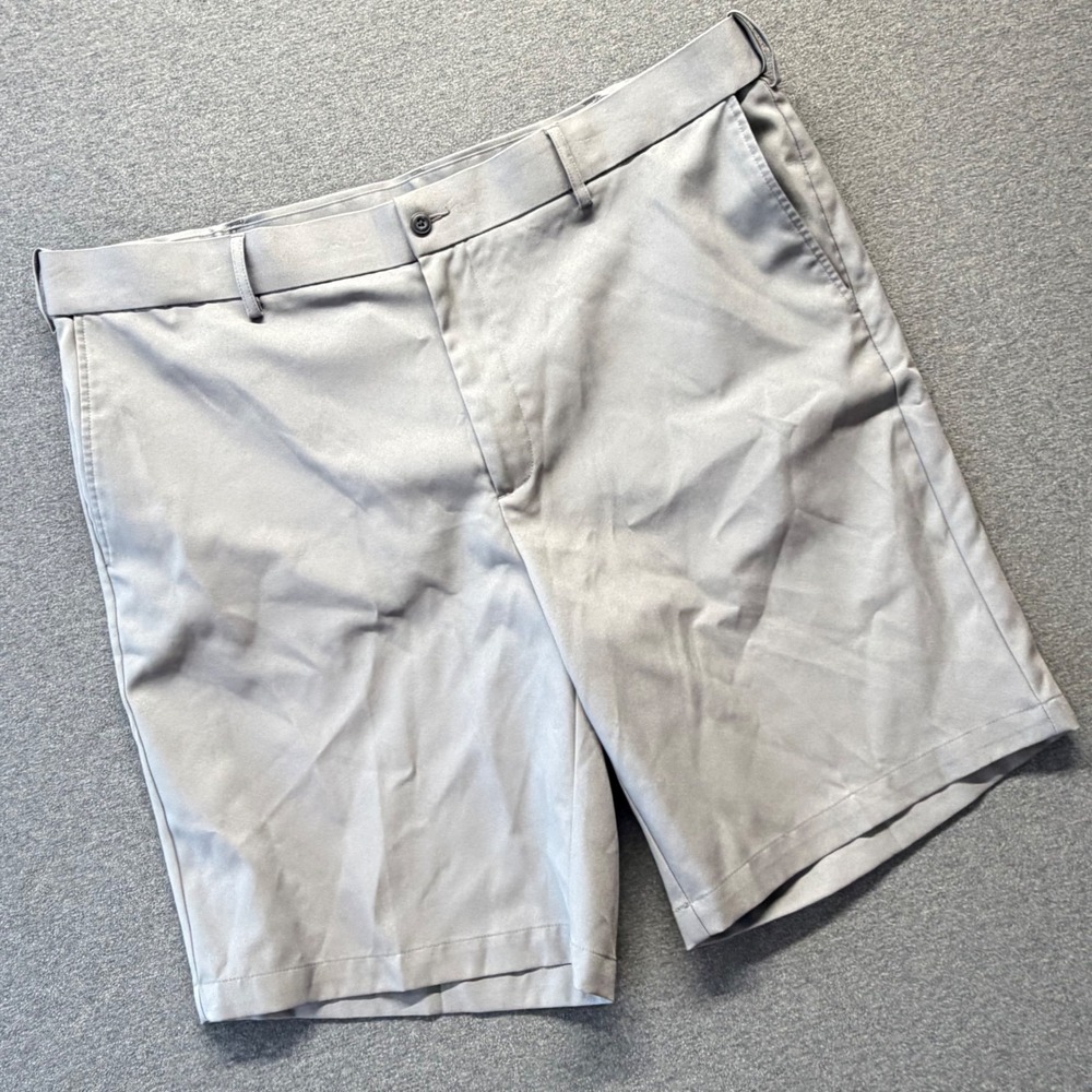 PGA Tour Mens Golf Shorts Light Gray Flat Front Performance Size 42 AZ1184